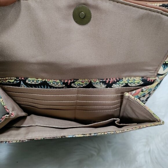 Sakroots City Swing Pack Front Flap Pocket Adjustable Strap Crossbody Bag - Picture 11 of 13